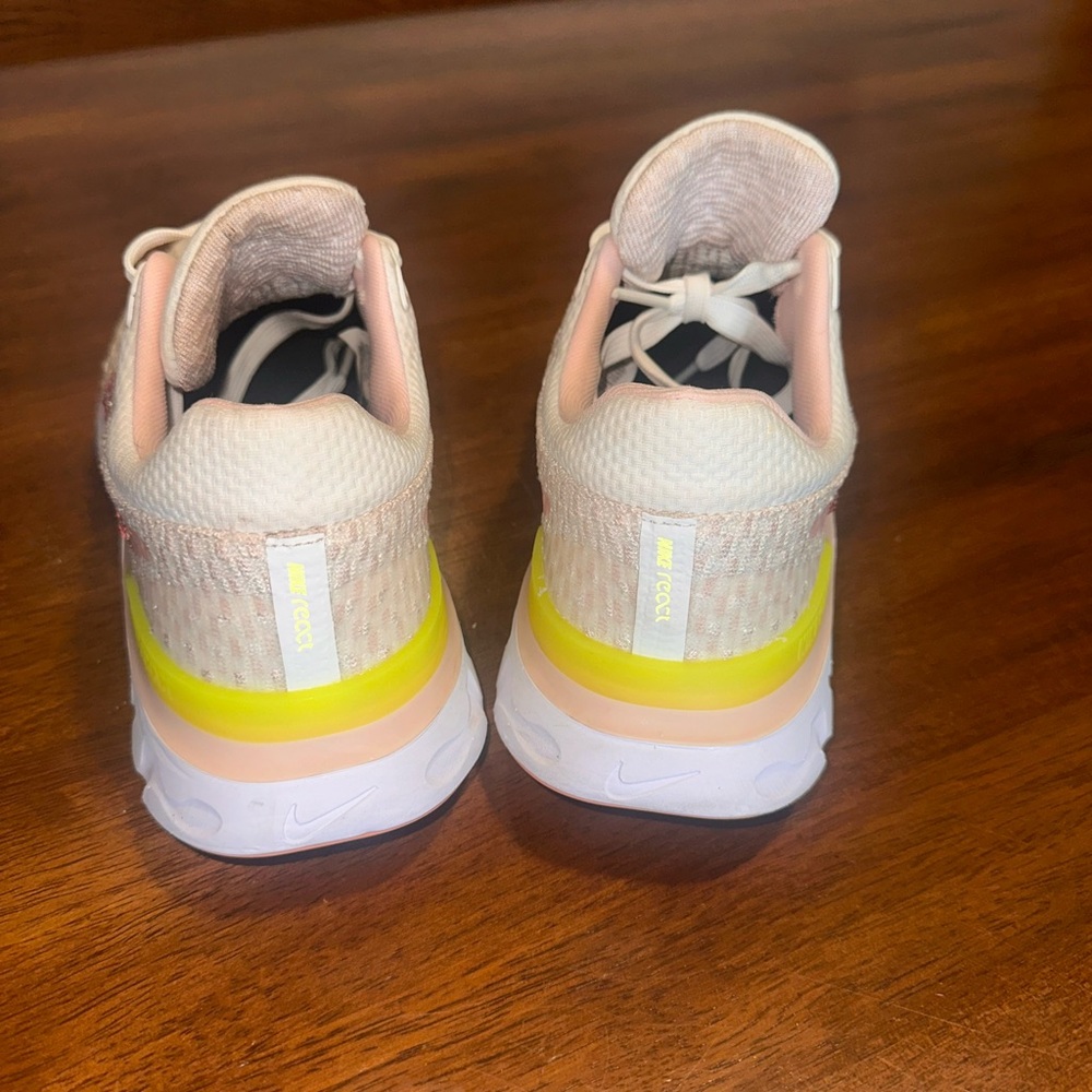 Custom Nike React detailed w/ Swarovski crystals Women's Sz 8.5 - Picture 11 of 12
